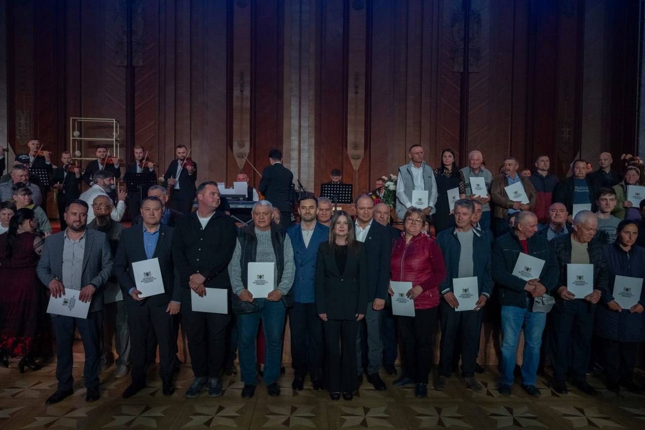 Peste 200 de angajați din domeniul comunal, premiați la Chișinău. Angajații S.A. „Apă-Canal Chișinău”, printre cei distinși